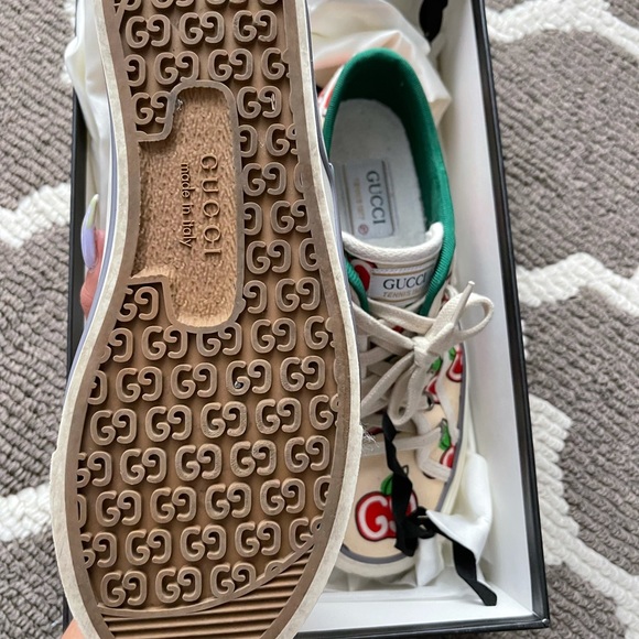 Gucci tennis shoes - Picture 5 of 7